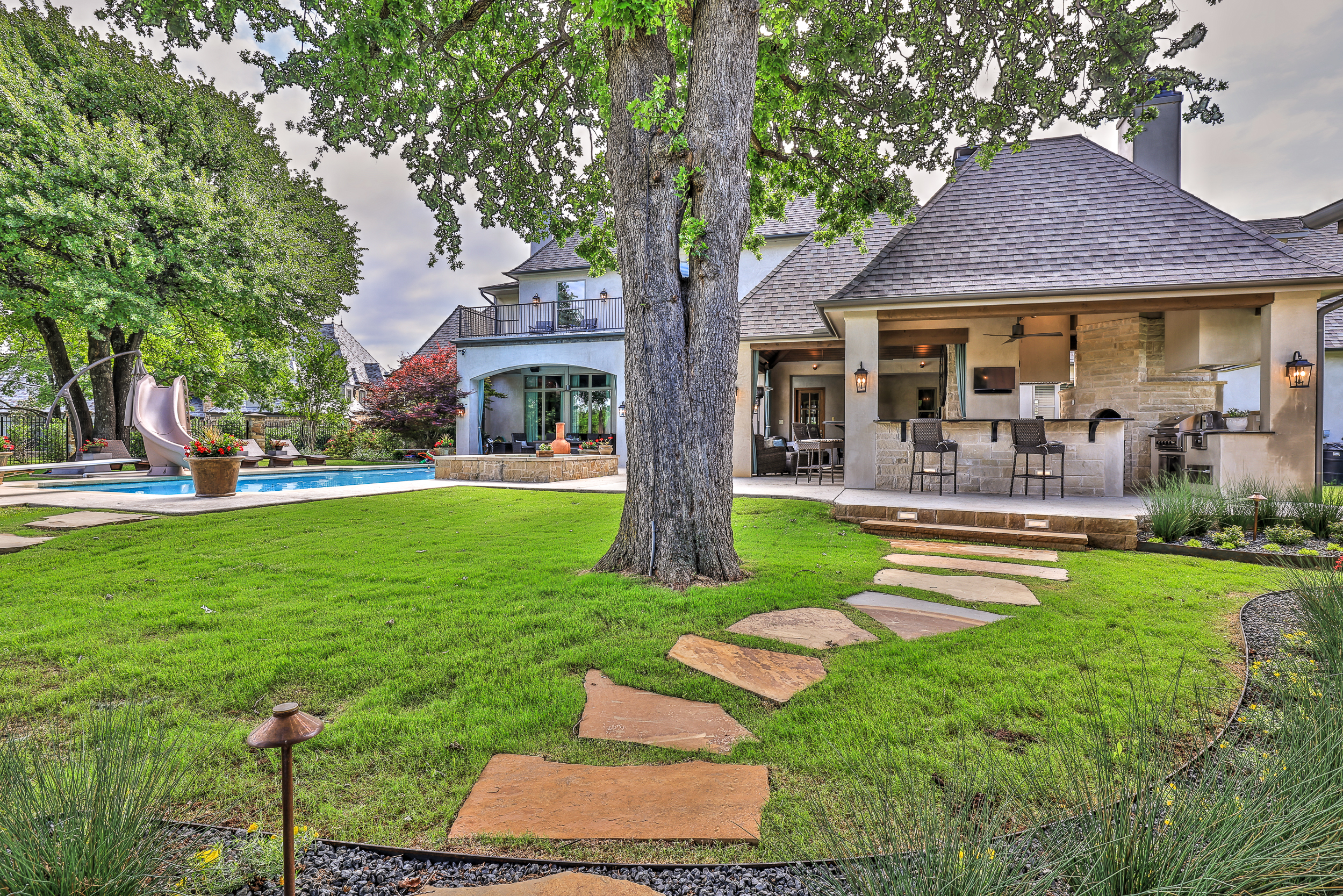 Outdoor Kitchen